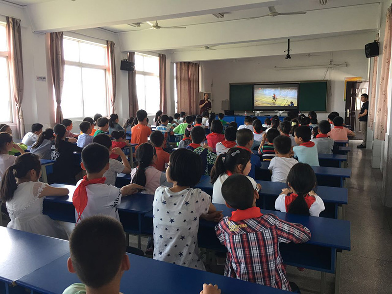 拓普思智能科技有限公司在圩塘中心小学无人机科普教育活动