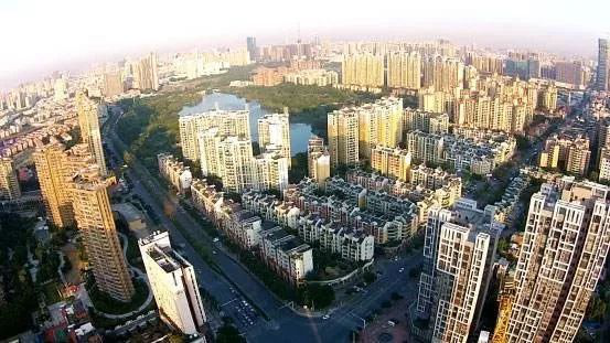 拓普思无人机航拍进校园