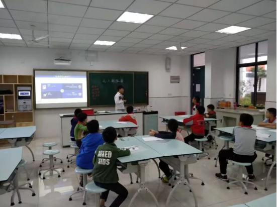 新一期拓普思青少年无人机科普课程开课啦